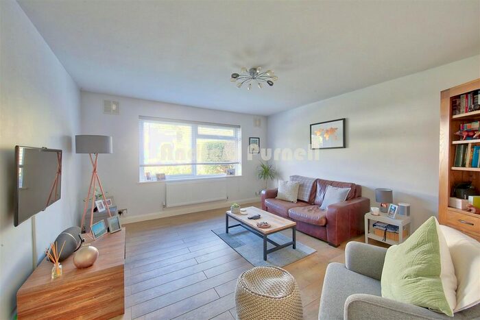 1 Bedroom Flat To Rent In Hartfield Road, Wimbledon, SW19
