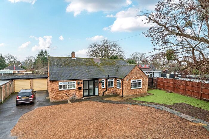 3 Bedroom Detached Bungalow For Sale In Park Avenue, Wraysbury, TW19