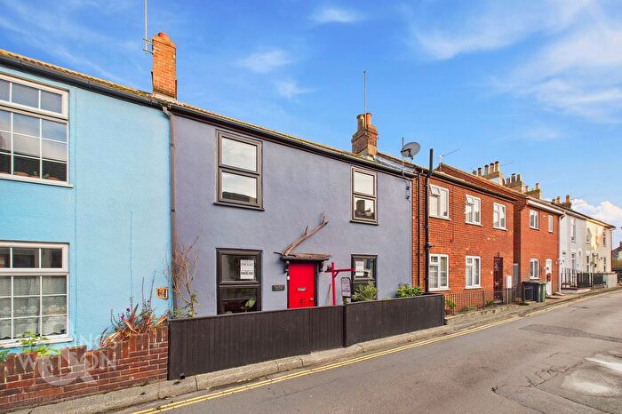 2 Bedroom Cottage For Sale In Cliff Hill, Gorleston, NR31