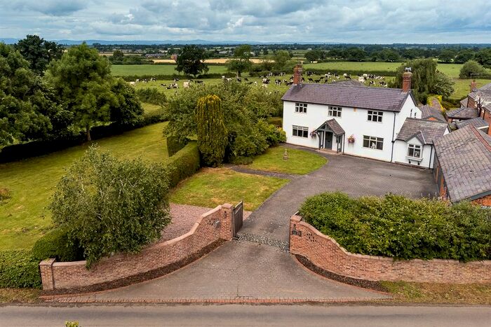 6 Bedroom Detached House For Sale In Hoofield Lane, Huxley, Chester, CH3