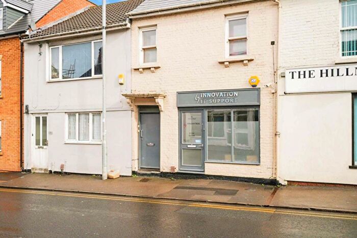 Studio To Rent In Victoria Road, Swindon, SN1