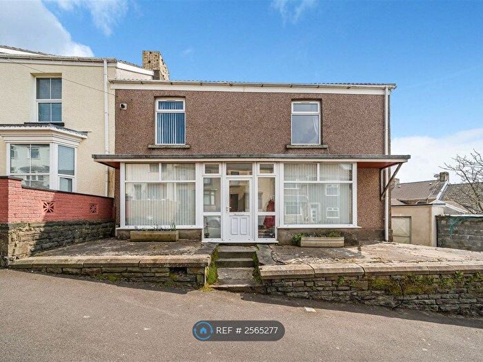 3 Bedroom End Of Terrace House To Rent In Margaret Street, St. Thomas, Swansea, SA1