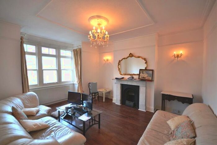 2 Bedroom Flat To Rent In Glasslyn Road, Crouch End, London, N8