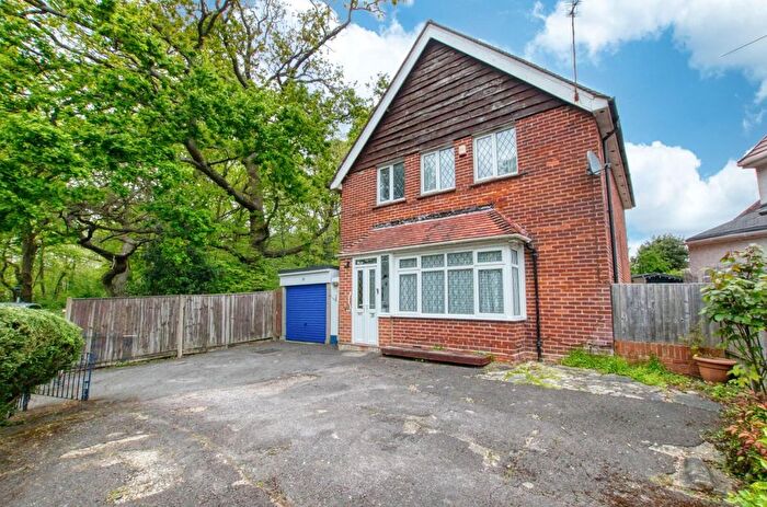 3 Bedroom Detached House For Sale In Spring Road, Southampton, SO19