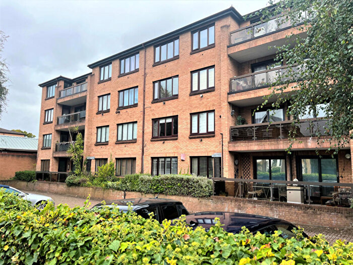 1 Bedroom Flat To Rent In Widmore Road, Bromley, Kent, BR1