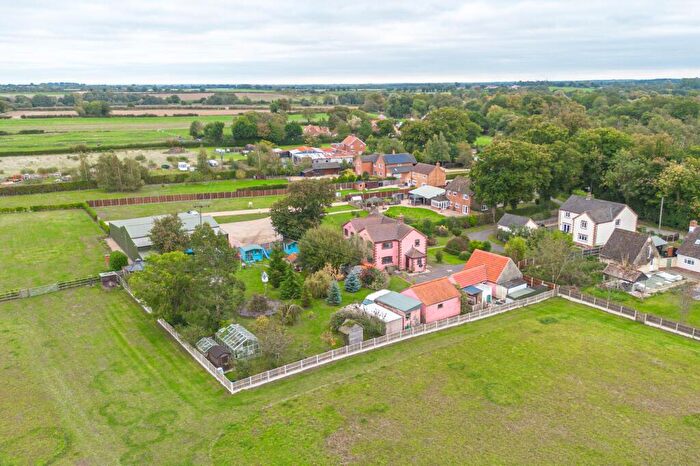 6 Bedroom Detached House For Sale In Substantial Six Bedroom Home In Stow Bedon, NR17