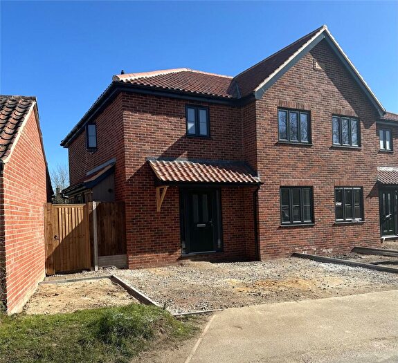 3 Bedroom Semi-Detached House For Sale In Common Road, Forncett End, Norfolk, NR16