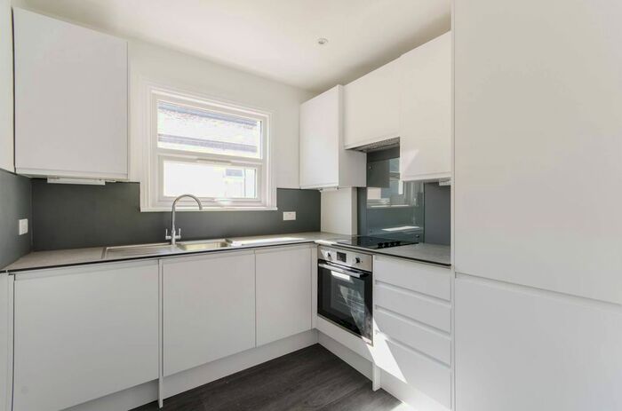 2 Bedroom Flat To Rent In Larch Road, Gladstone Park, London, NW2