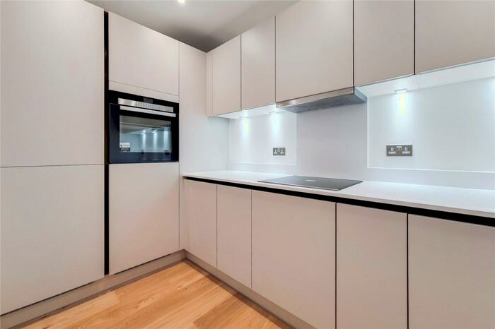 3 Bedroom Flat To Rent In Milliner House, Wild Flower Gardens, London, E3