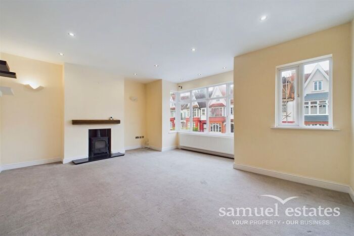 2 Bedroom Flat To Rent In Broxholm Road, Streatham, SE27