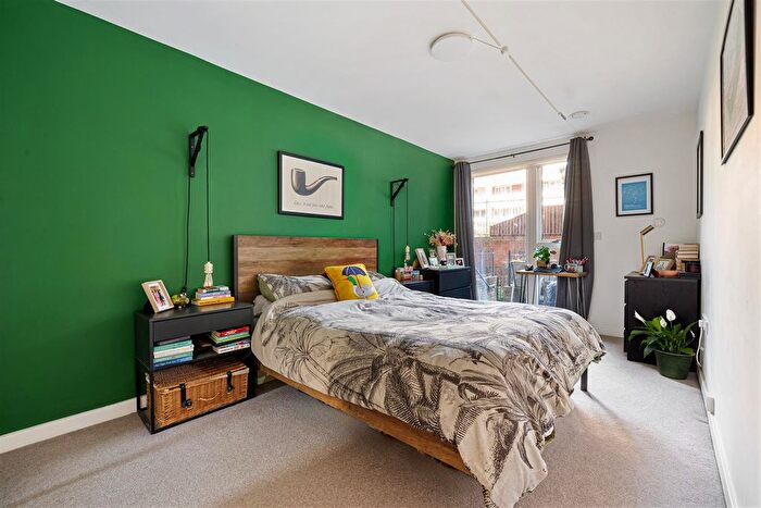 1 Bedroom Flat For Sale In Dalston Lane, Hackney, E8