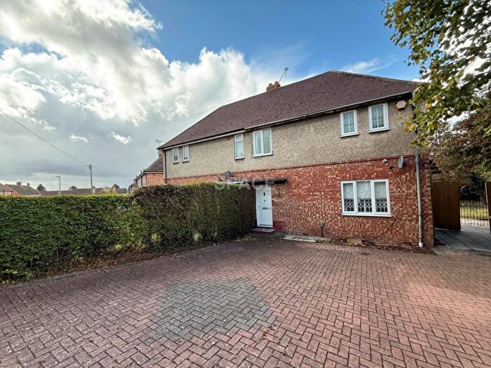 2 Bedroom Semi-Detached House To Rent In Ambrook Road, Reading, RG2