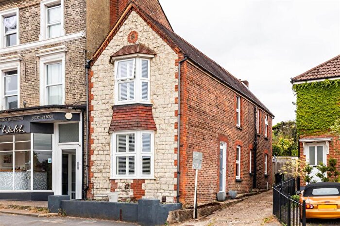 3 Bedroom End Of Terrace House For Sale In Lesbourne Road, Reigate, RH2