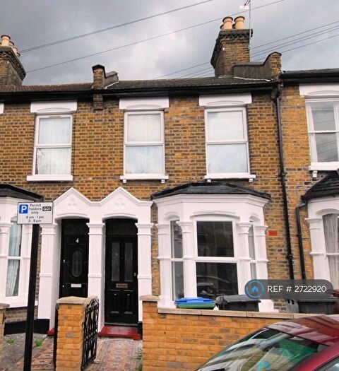 2 Bedroom Flat To Rent In Selby Road, London, E11