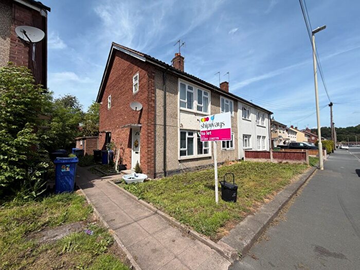 2 Bedroom Maisonette To Rent In Middlepark Road, Dudley, DY1