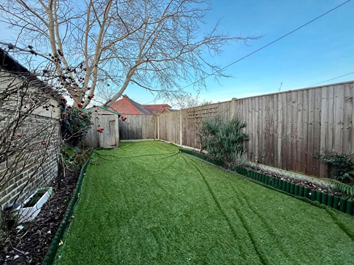 1 Bedroom Semi-Detached House To Rent In North Road, West Wickham, BR4