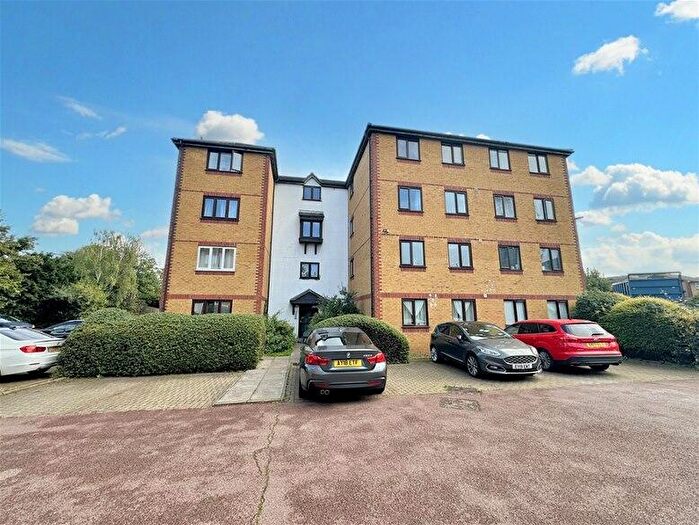 Flat To Rent In Alan Hocken Way, West Ham, E15