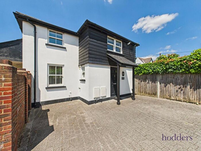 2 Bedroom Detached House For Sale In Chertsey, Surrey, KT16