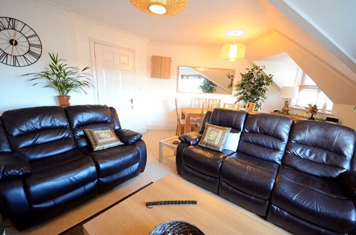 2 Bedroom Flat For Sale In Egerton Gardens, Bournemouth, BH8