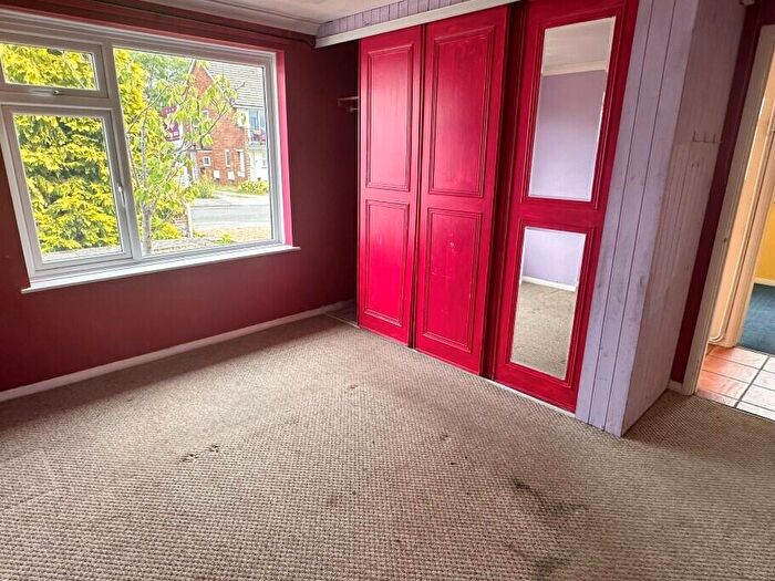 2 Bedroom Bungalow For Sale In Keswick Gardens, Woodley, Reading, Berkshire, RG5