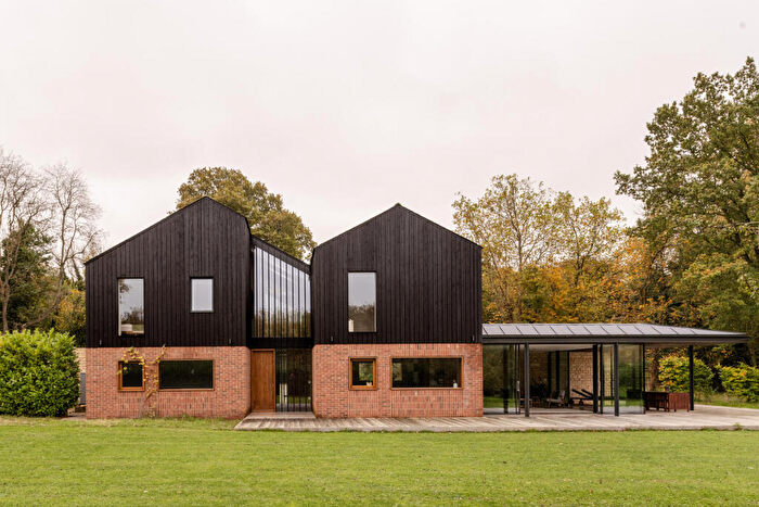 5 Bedroom Detached House For Sale In Split House, Burchetts Green, Berkshire, SL6