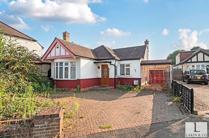 2 Bedroom Detached Bungalow For Sale In Elgar Close, Ickenham, UB10