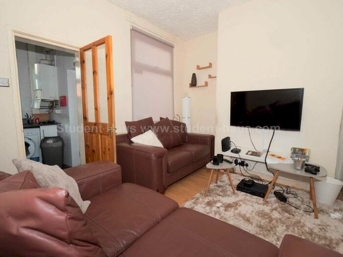 3 Bedroom House To Rent In Gerald Rd, Manchester, M6