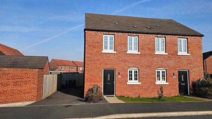 2 Bedroom Semi Detached House For Sale In Birch Close, Aslockton, Nottingham, NG13