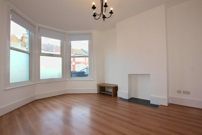 4 Bedroom Property To Rent In Whymark Avenue, Wood Green N22