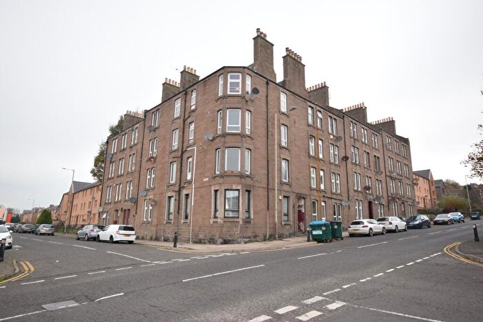 2 Bedroom Flat To Rent In Arklay Street, Dundee, Dundee And Angus, DD3