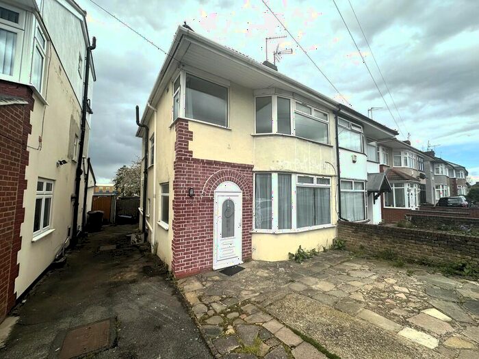 3 Bedroom Semi-Detached House To Rent In Arundel Drive, Harrow, HA2