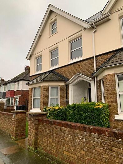 1 Bedroom Flat To Rent In Linton Court, Canterbury Road, Westgate-On-Sea, Kent, CT8