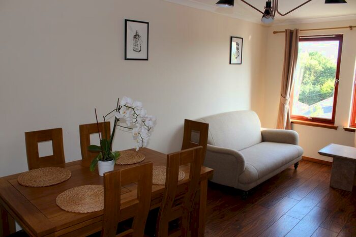 2 Bedroom Flat To Rent In Gairn Mews, Floor Left, AB10