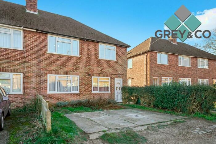 2 Bedroom Flat To Rent In Cairn Way, Stanmore, Greater London, HA7
