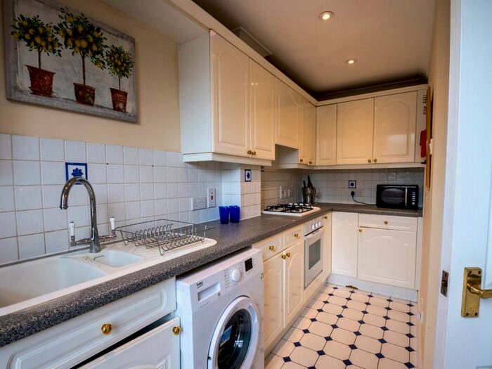 4 Bedroom House To Rent In Station Road West, Canterbury, Kent, CT2