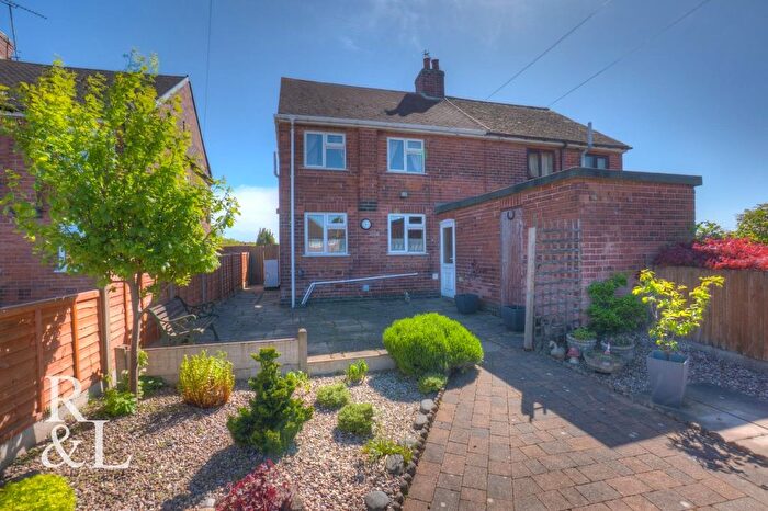 3 Bedroom Semi-Detached House For Sale In Tower Road, Hartshorne, DE11