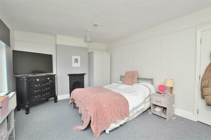 6 Bedroom Semi-Detached House To Rent In Lansdown Road, Gloucester, GL1