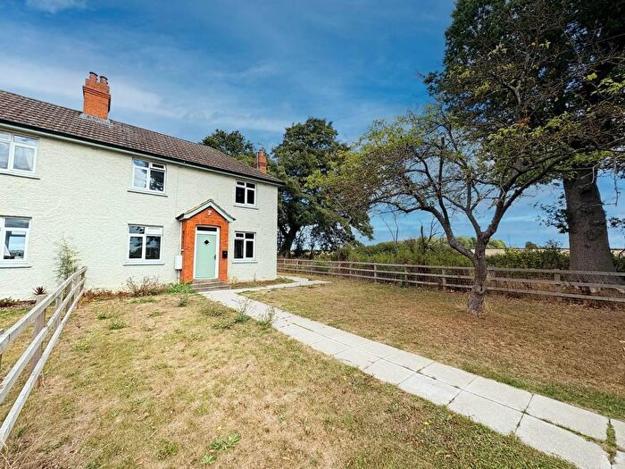 3 Bedroom Semi-Detached House To Rent In Fences Lane, Tyringham, MK16