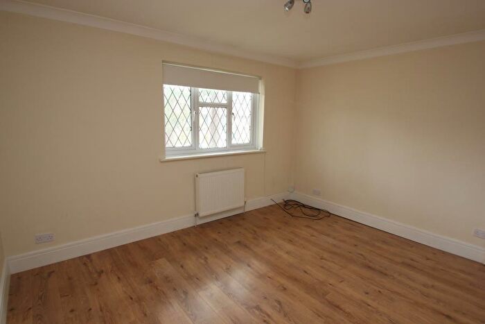 2 Bedroom Maisonette To Rent In Weybridge, Surrey, KT13