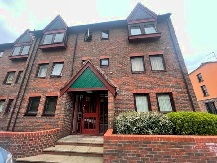 1 Bedroom Apartment To Rent In Adams Court, Cumberland Place, Bristol, BS8