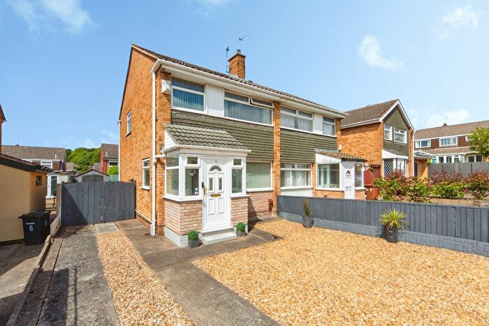 3 Bedroom Semi-Detached House For Sale In Hatchmere Close, Prenton, Merseyside, CH43