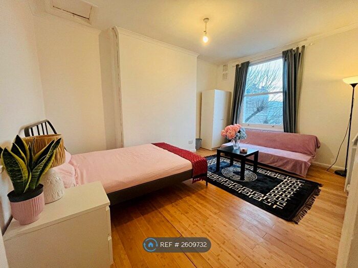 2 Bedroom Flat To Rent In Marylands Road, London, W9