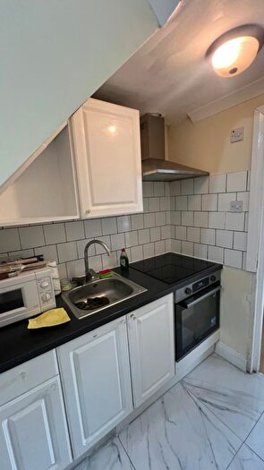 2 Bedroom Flat To Rent In Yeldham Road, Flat B, London, W6