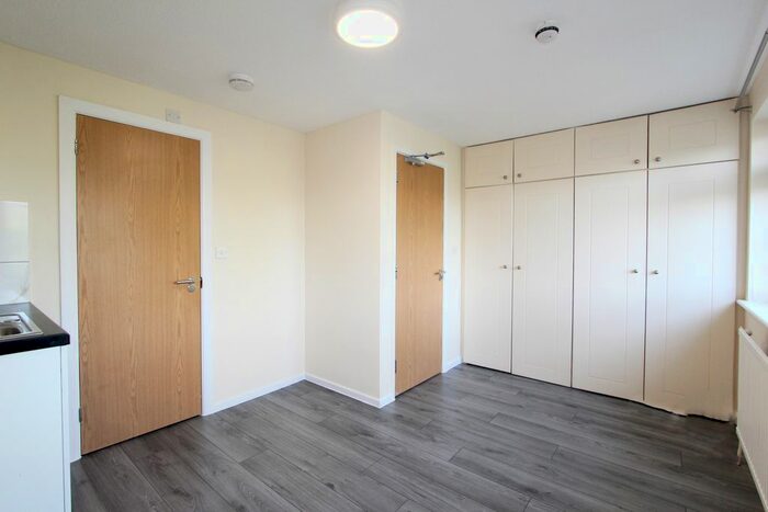 Studio To Rent In Tamworth Close, Northwood, Hillingdon, HA6