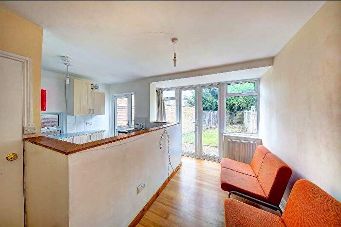 4 Bedroom Terraced House To Rent In Oaklea Passage, KT1