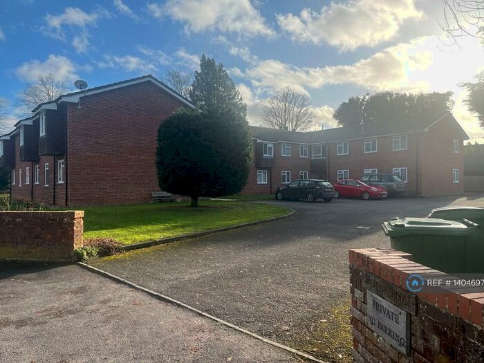 2 Bedroom Flat To Rent In Monkswood Close, Newbury, RG14