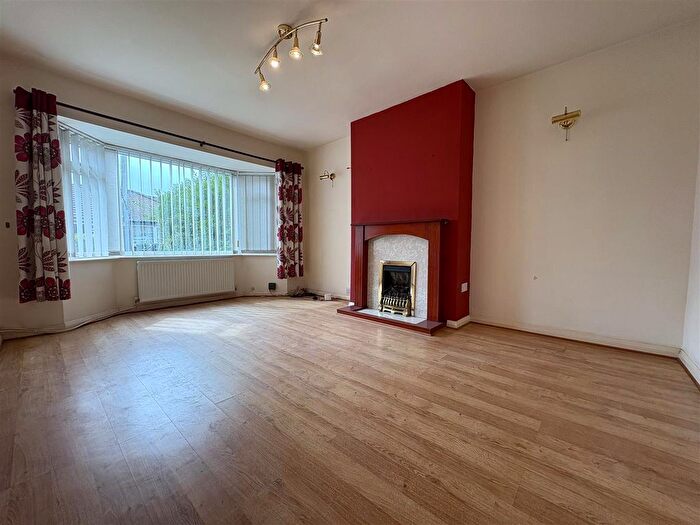 2 Bedroom Semi-Detached Bungalow For Sale In Briar Drive, Huntington, YO31
