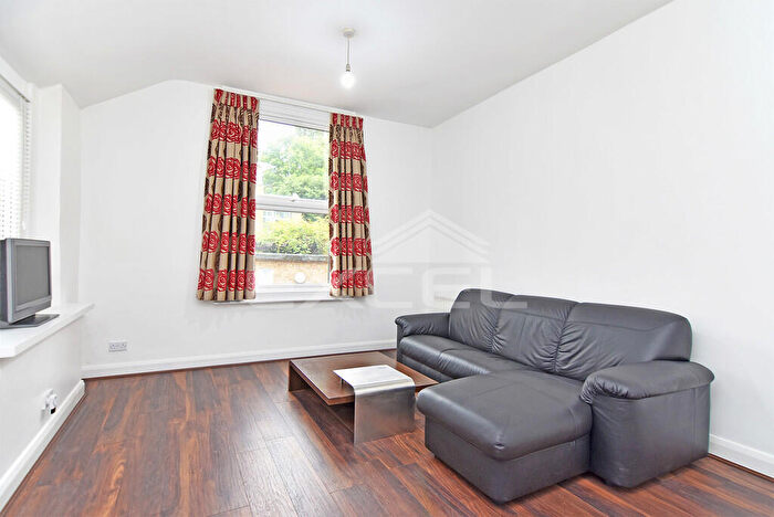 2 Bedroom Apartment To Rent In Finchley Road, Hampstead, London, NW3