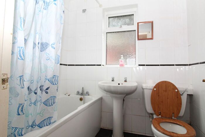 3 Bedroom Terraced House For Sale In Saunders Street, Gillingham, ME7