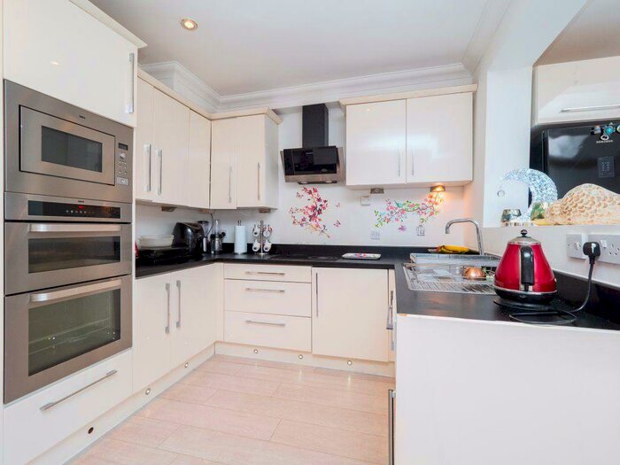 4 Bedroom Semi-Detached House To Rent In Ranfurly Road, SM1